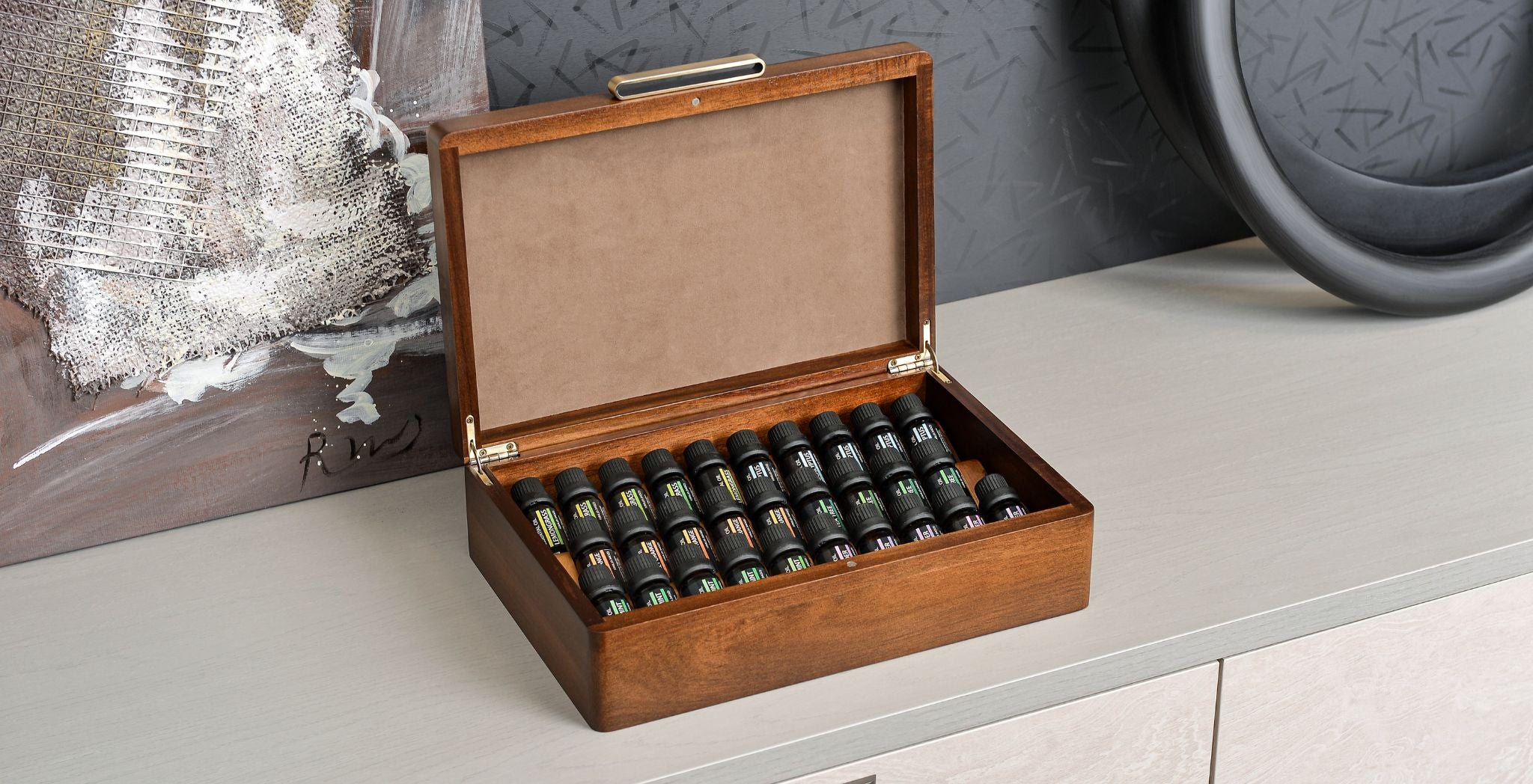 Choosing the Right Aromatherapy Oil Box for You