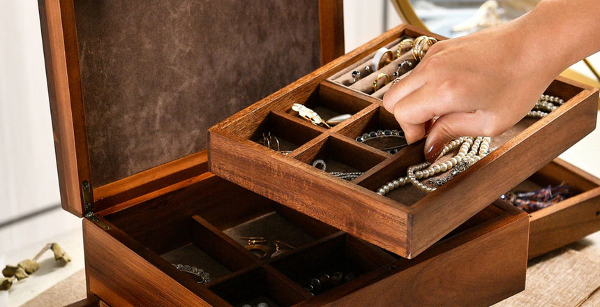 Tiny Spaces, Big Style: How to Store Your Jewellery in Small Spaces